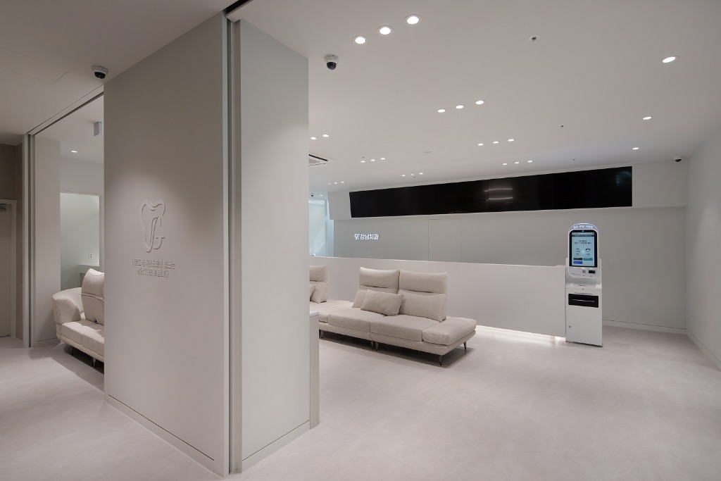 강남치과의원 대기실